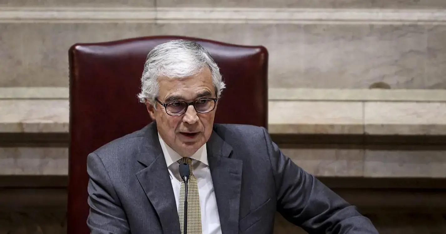 Primeira sessão plenária da XVII legislatura durou seis minutos presidida por Aguiar-Branco