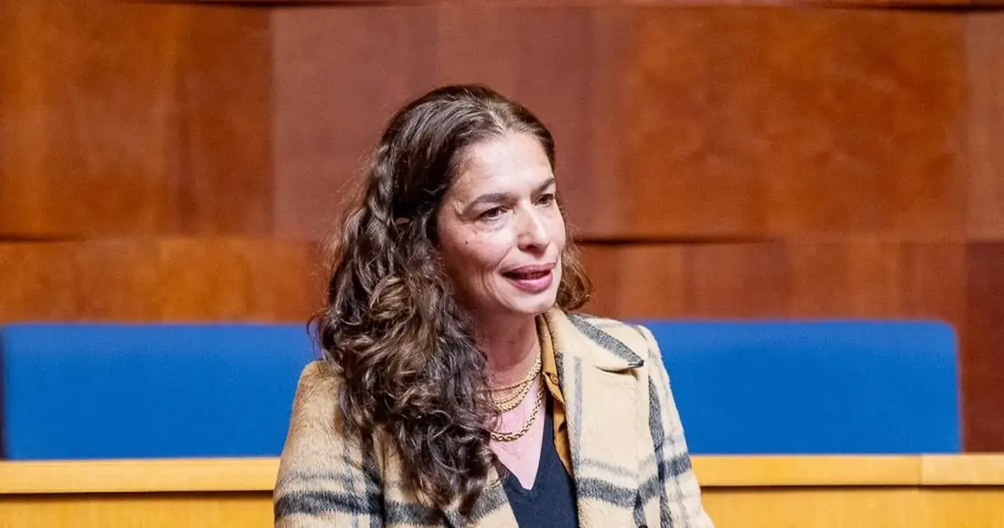 “O Governo da Madeira falha na prevenção e foge quando a Madeira está a arder”