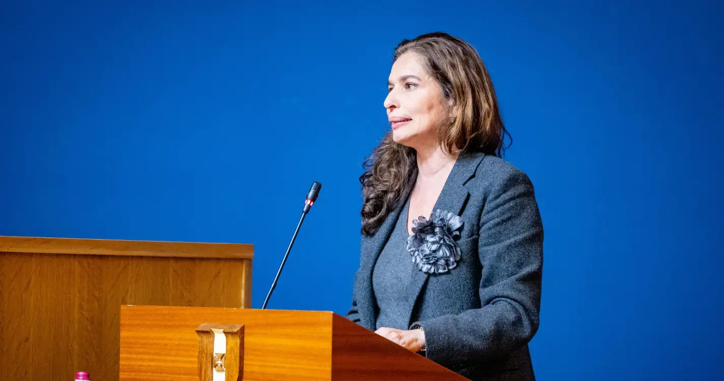 Região acumula “porto mais sustentável do mundo” e “um dos 10 mais poluídos da Europa”, diz PS