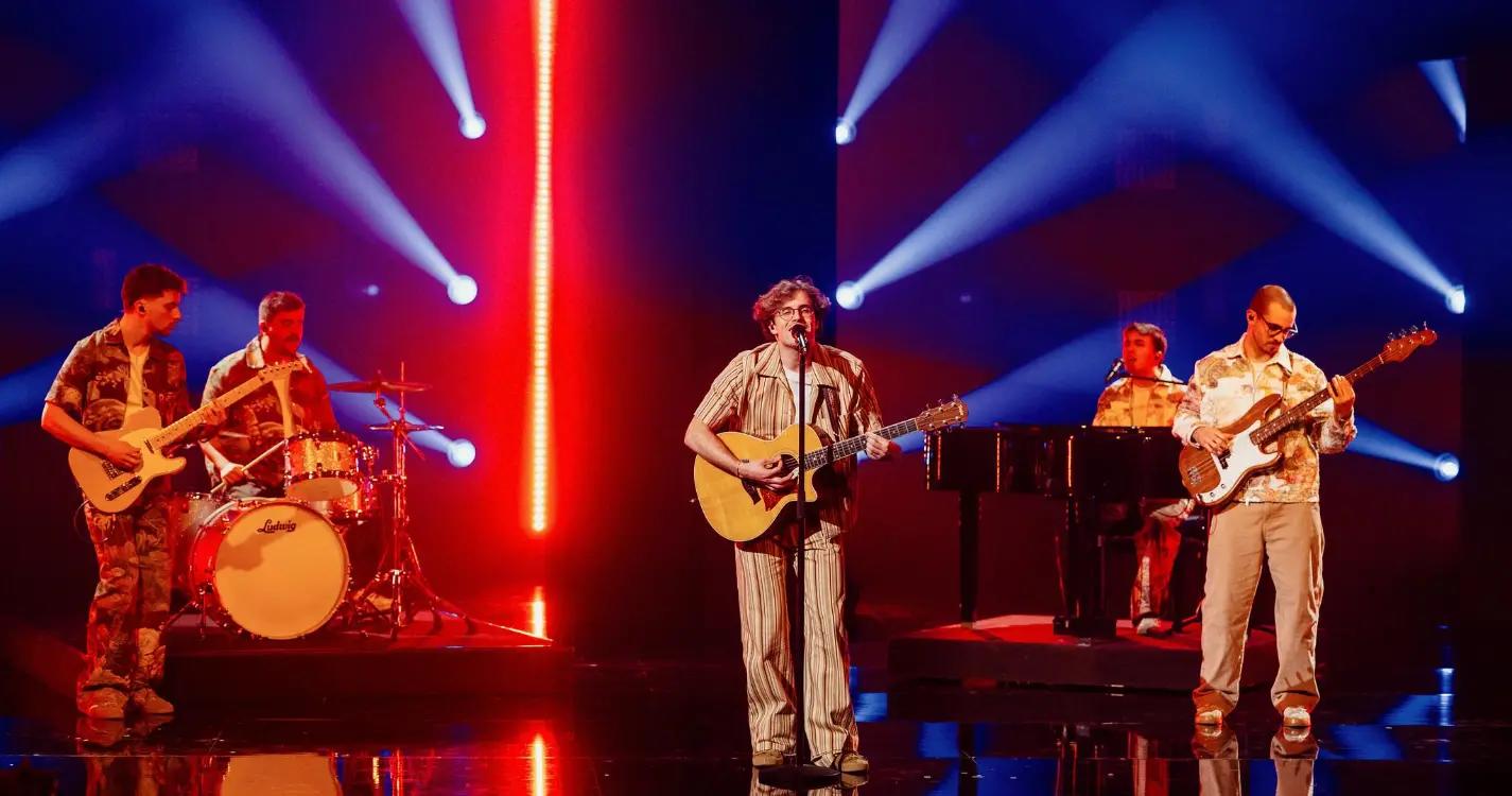 Professor faz pedagogia com a canção ‘Deslocado’ dos NAPA (com vídeo)