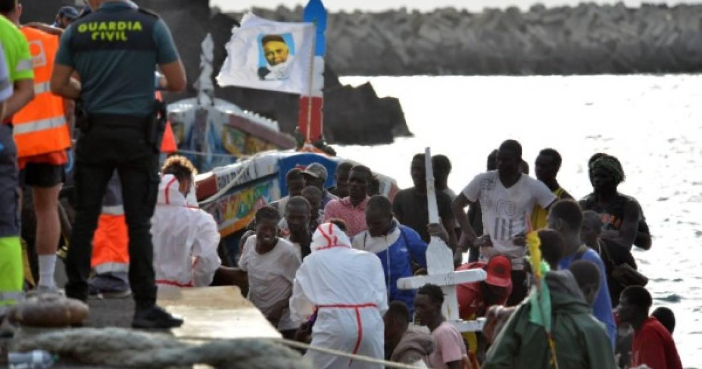 Quatro embarcações com 220 imigrantes chegaram hoje às Canárias
