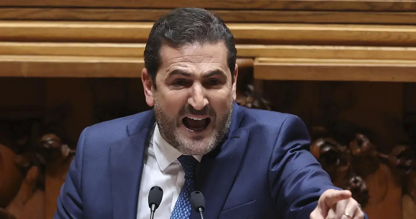 Hugo Soares vai hoje a votos como candidato único à liderança da bancada do PSD