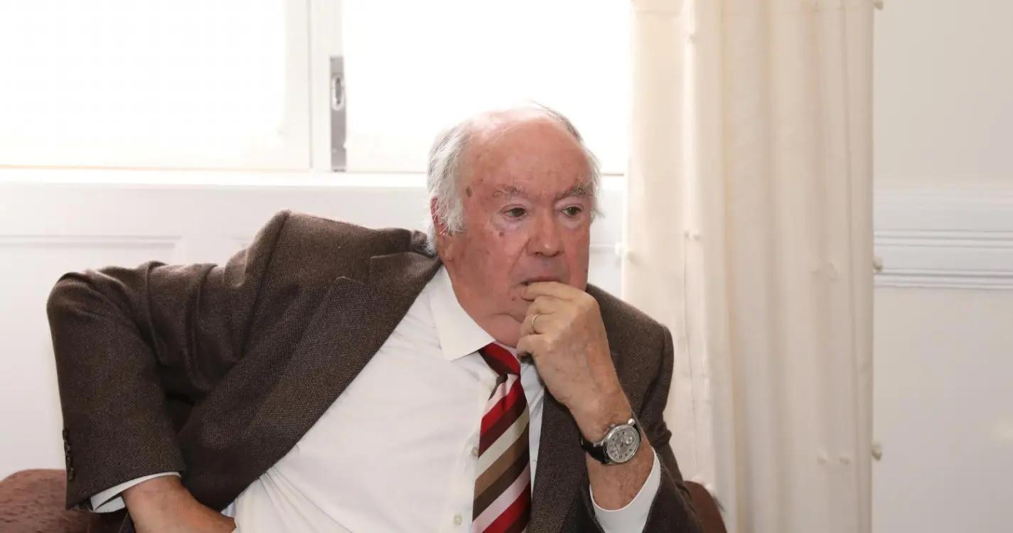 Alberto João Jardim faz palestra na escola de São Vicente