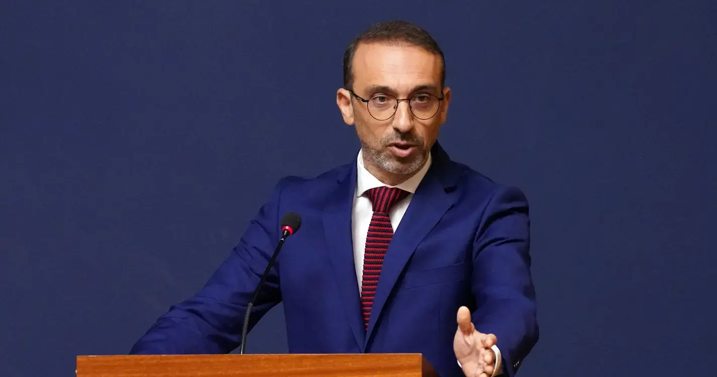 PSD ergue bandeira autonómica e aponta que Seguro opõe-se à alteração da Constituição