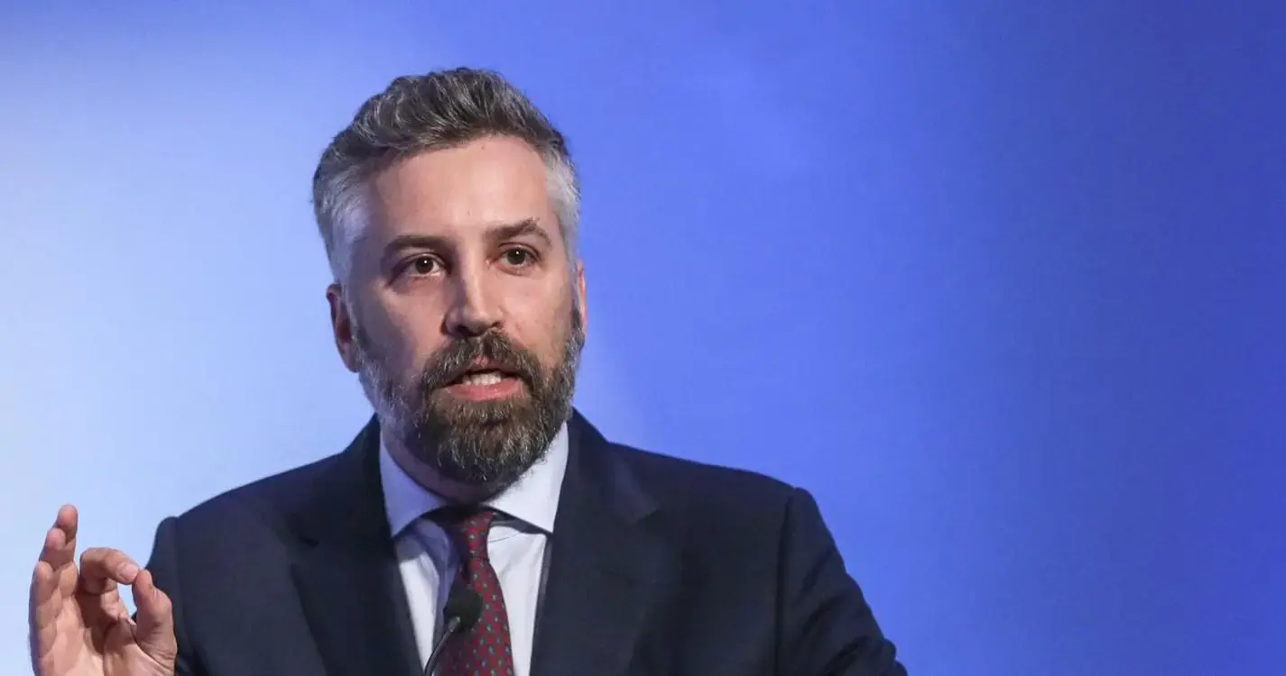 PS vai abster-se na moção do PCP