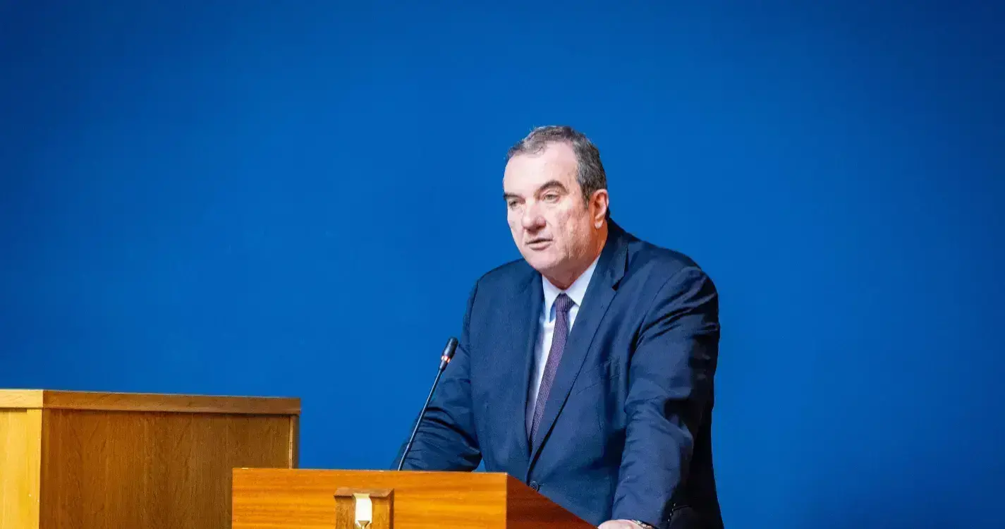 Levantamento da imunidade parlamentar de Carlos Teles para declarações em processo sobre queda de pedra na Calheta