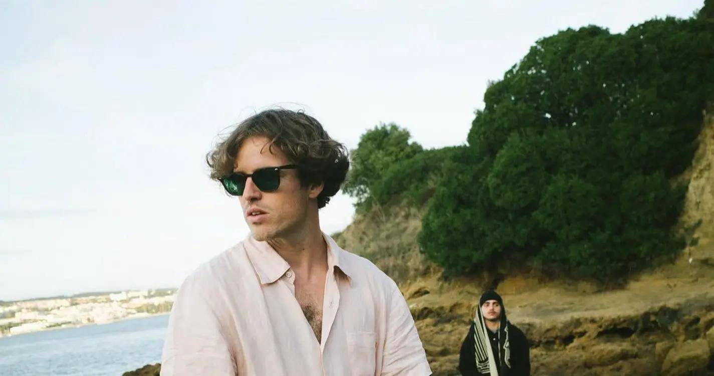 ‘Infinito’ de NAPA e Van Zee disponível no Spotify a partir da meia-noite