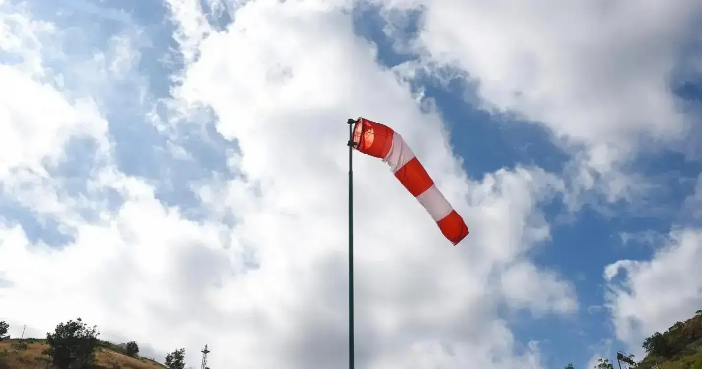 Capitania do Funchal emite avisos de agitação marítima e vento forte para a Madeira