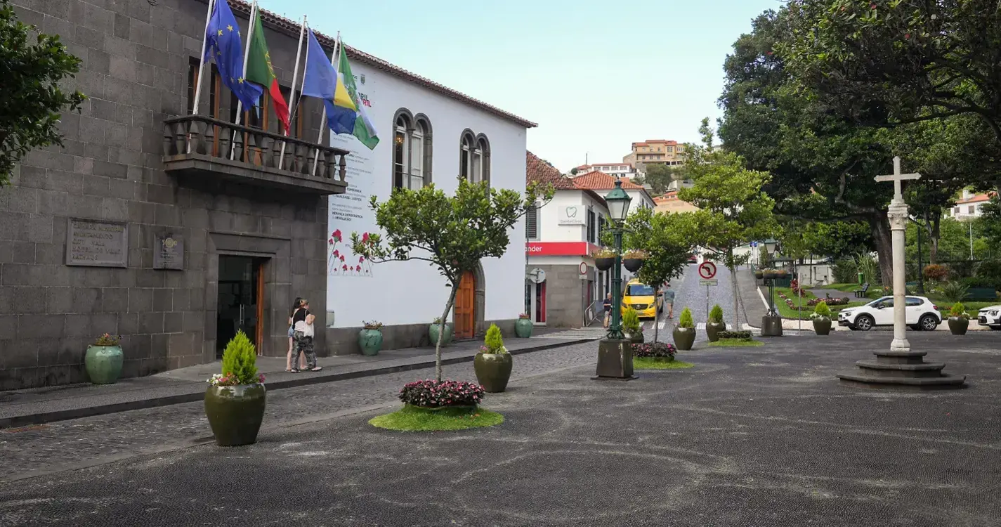 Santa Cruz inaugura exposição ‘Pai, pára’