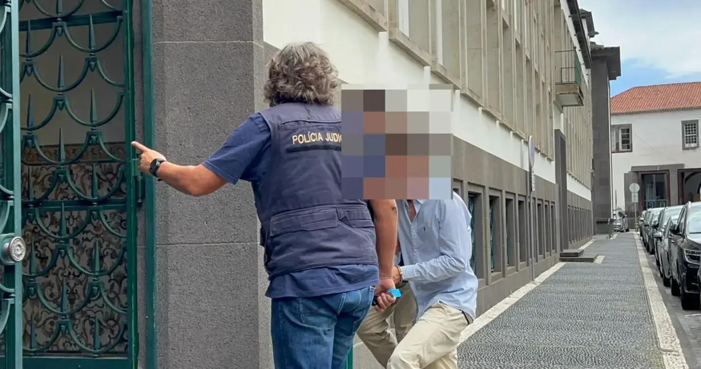 Homem que agrediu o tio com machado acusado de tentativa de homicídio