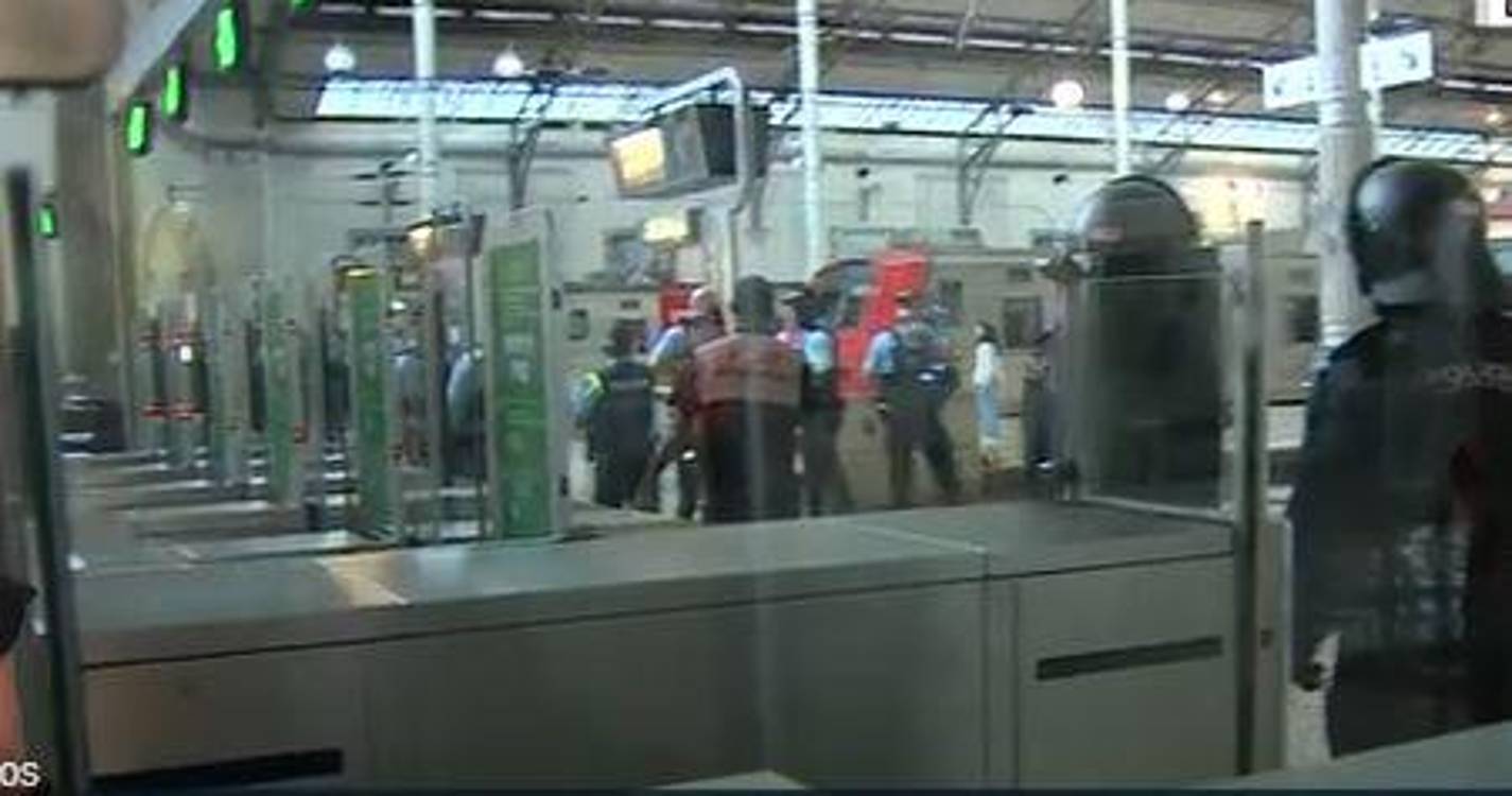 Jovem manifestante em Lisboa eletrocutado ao subir para parte superior de comboio. Está em “estado grave”