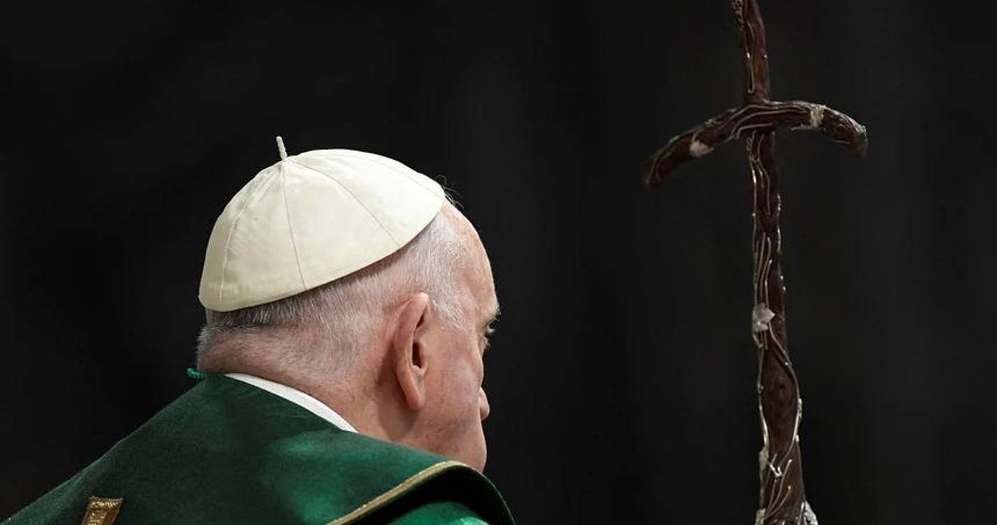 Diplomacia de Kiev critica Papa por sugerir negociações com Putin