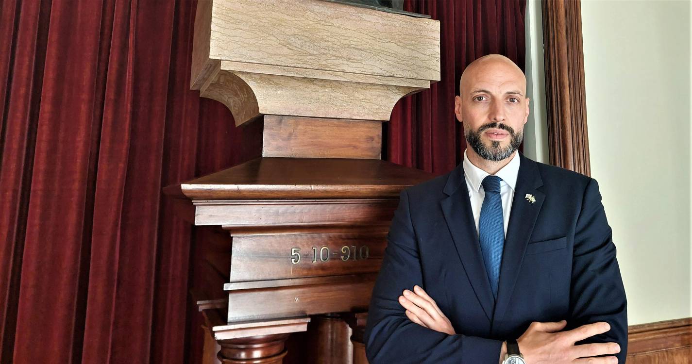 Francisco Gomes condena ataque a agente da PSP