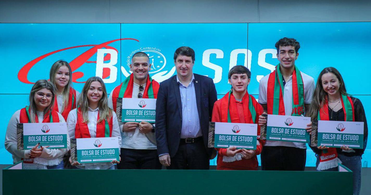 Fundação Marítimo Centenário distingue mérito de alunos com bolsas de estudo