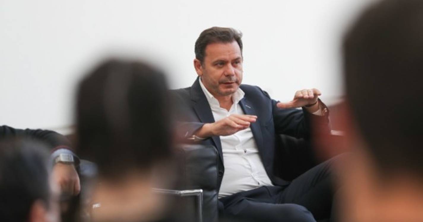 Montenegro admite querer fazer desaparecer socialismo