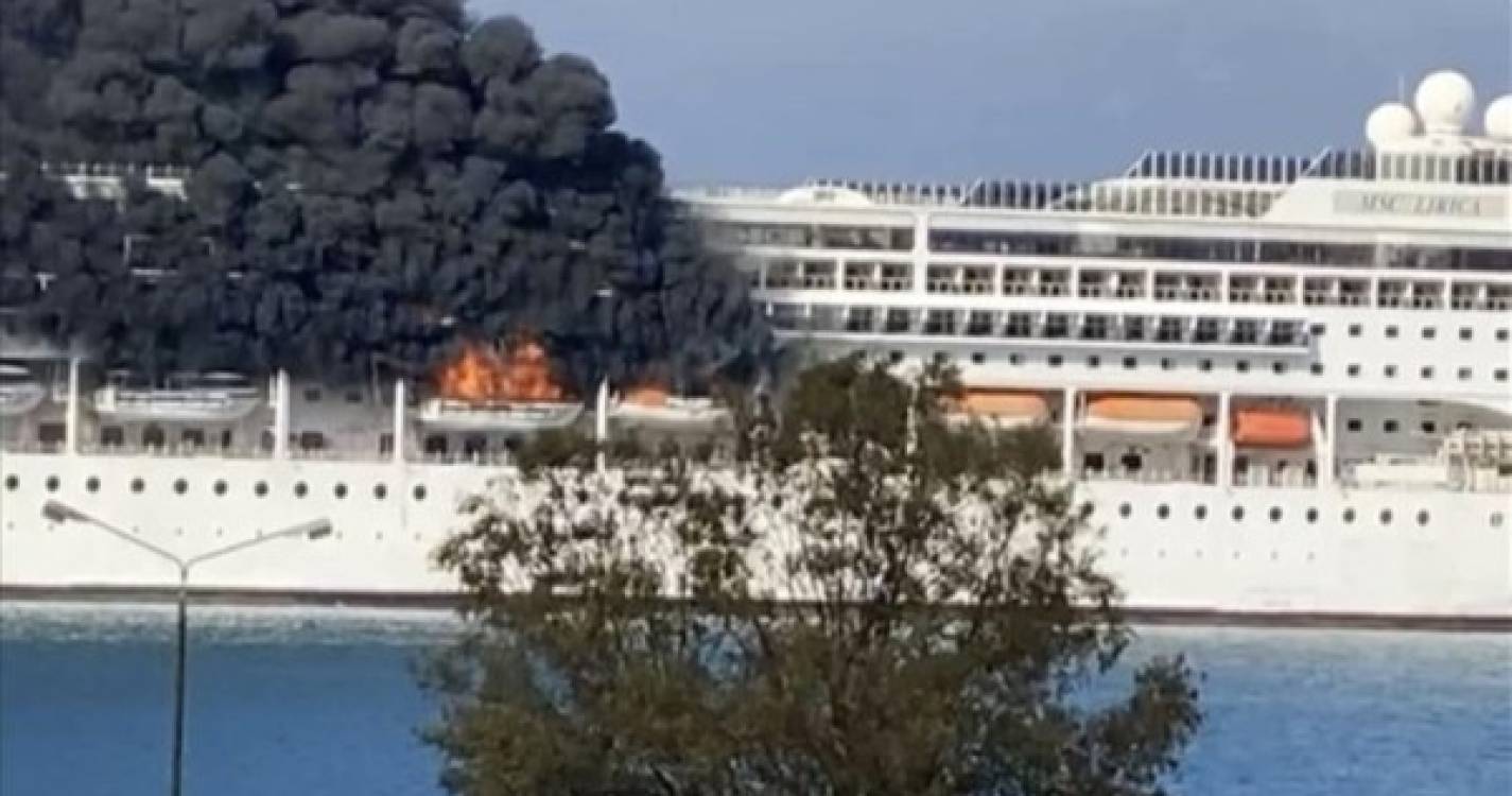 Incêndio no navio de cruzeiro MSC Lirica gera aparato na Grécia (com vídeo)