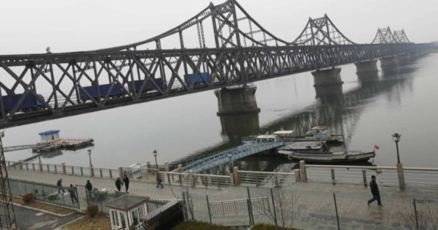 China confirma abertura ao comércio de fronteira com a Coreia do Norte