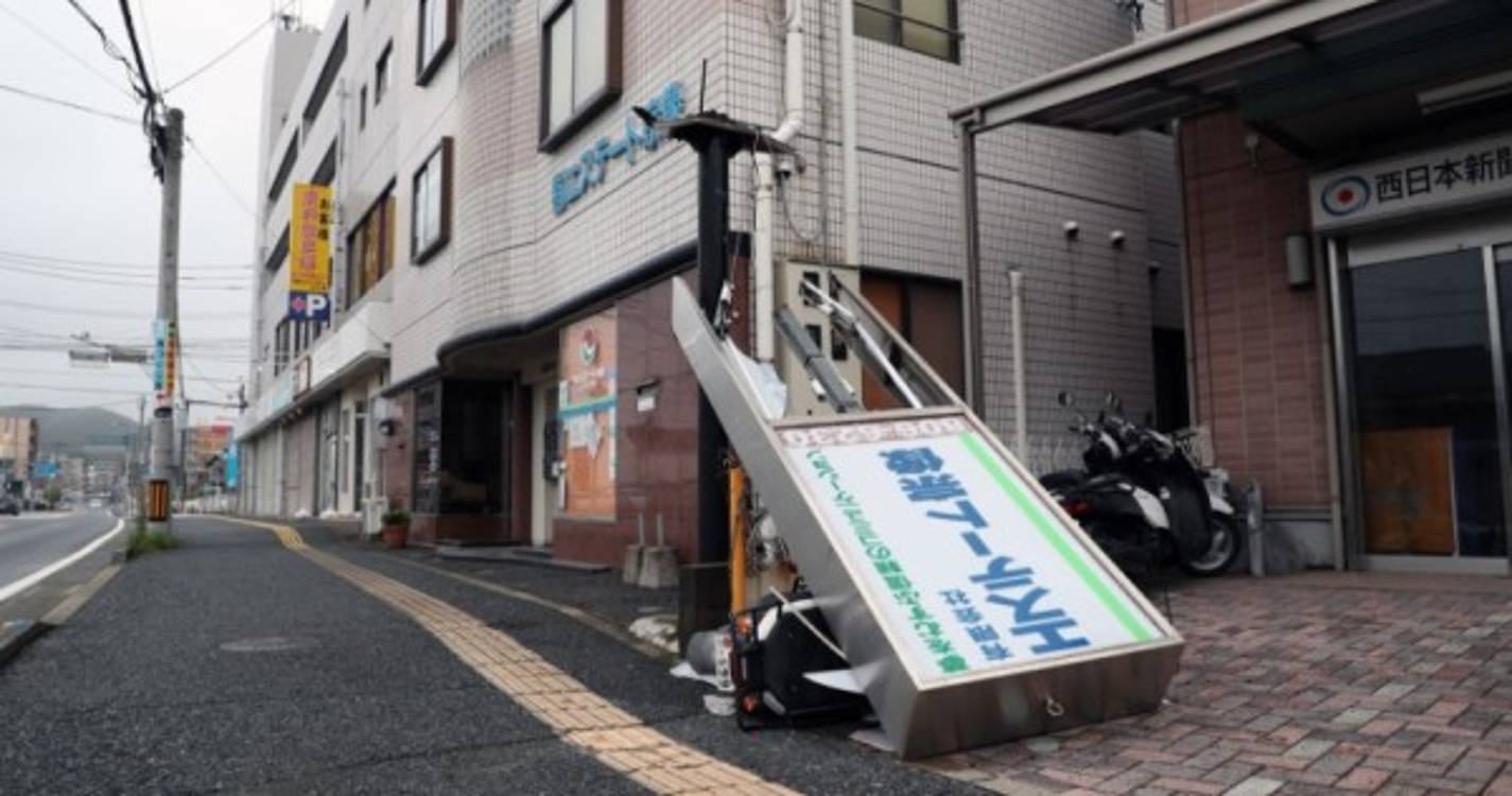 Tufão Nanmadol atinge Japão e já causou dezenas de feridos