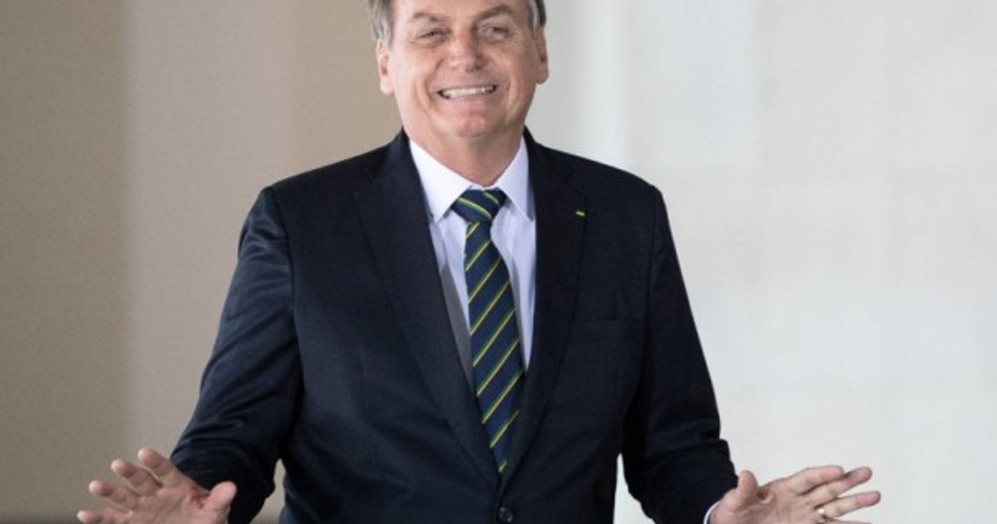 Partido aliado a Lula da Silva pede a tribunal para prender Jair Bolsonaro