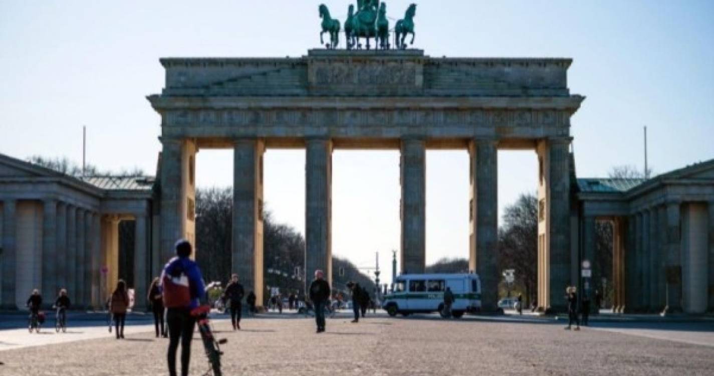 Mais 415 mortes por covid-19 na Alemanha nas últimas 24 horas