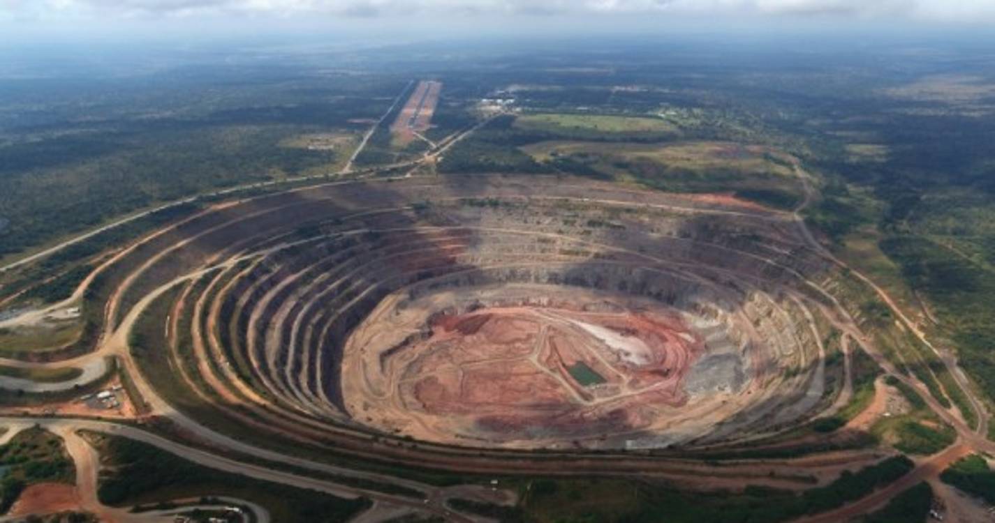 Ucrânia: Sanções contra diamantífera não afetam Sociedade Mineira de Catoca em Angola