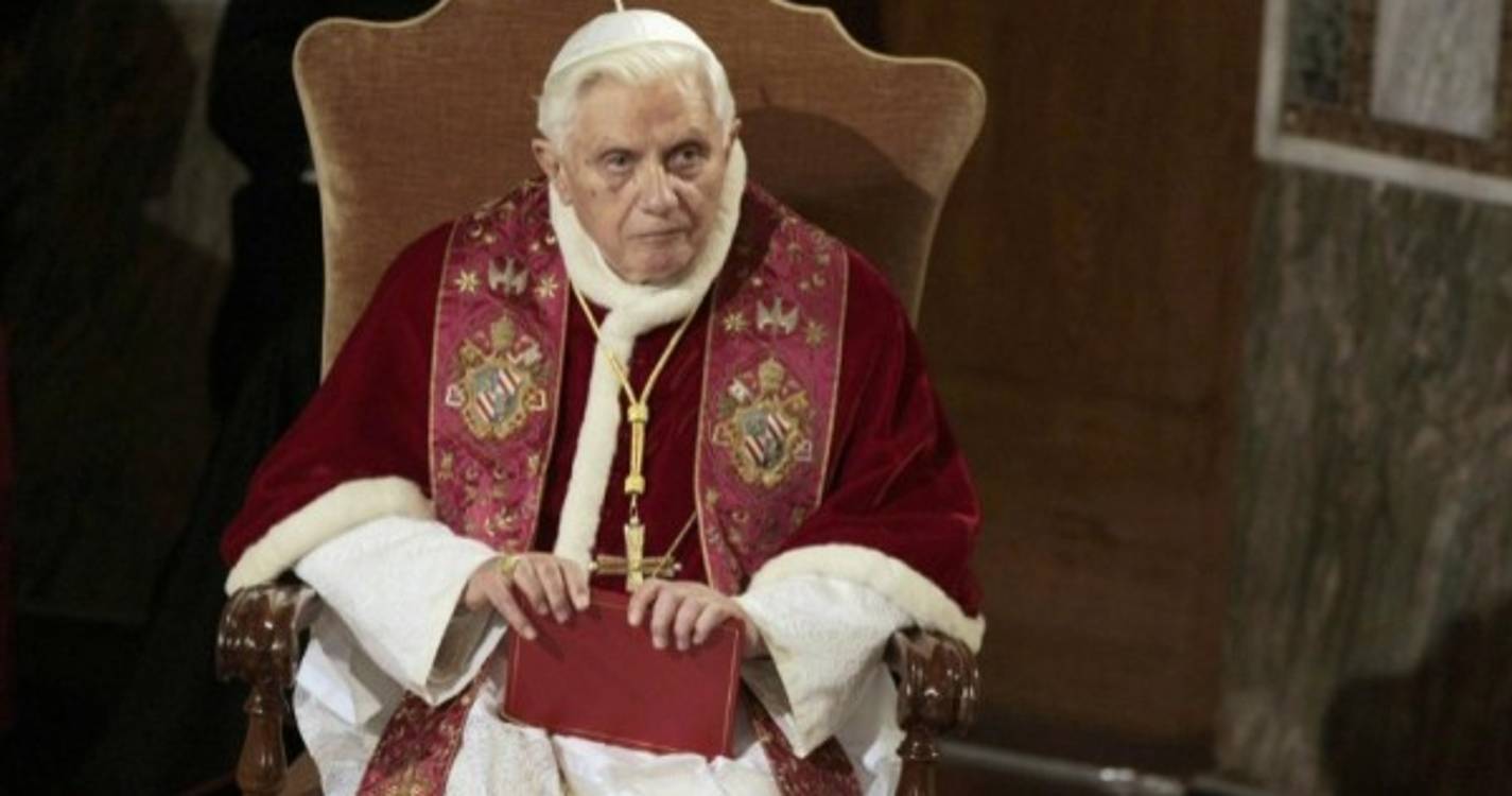 Bento XVI: Papa Francisco confia à Virgem Maria "amado" antecessor
