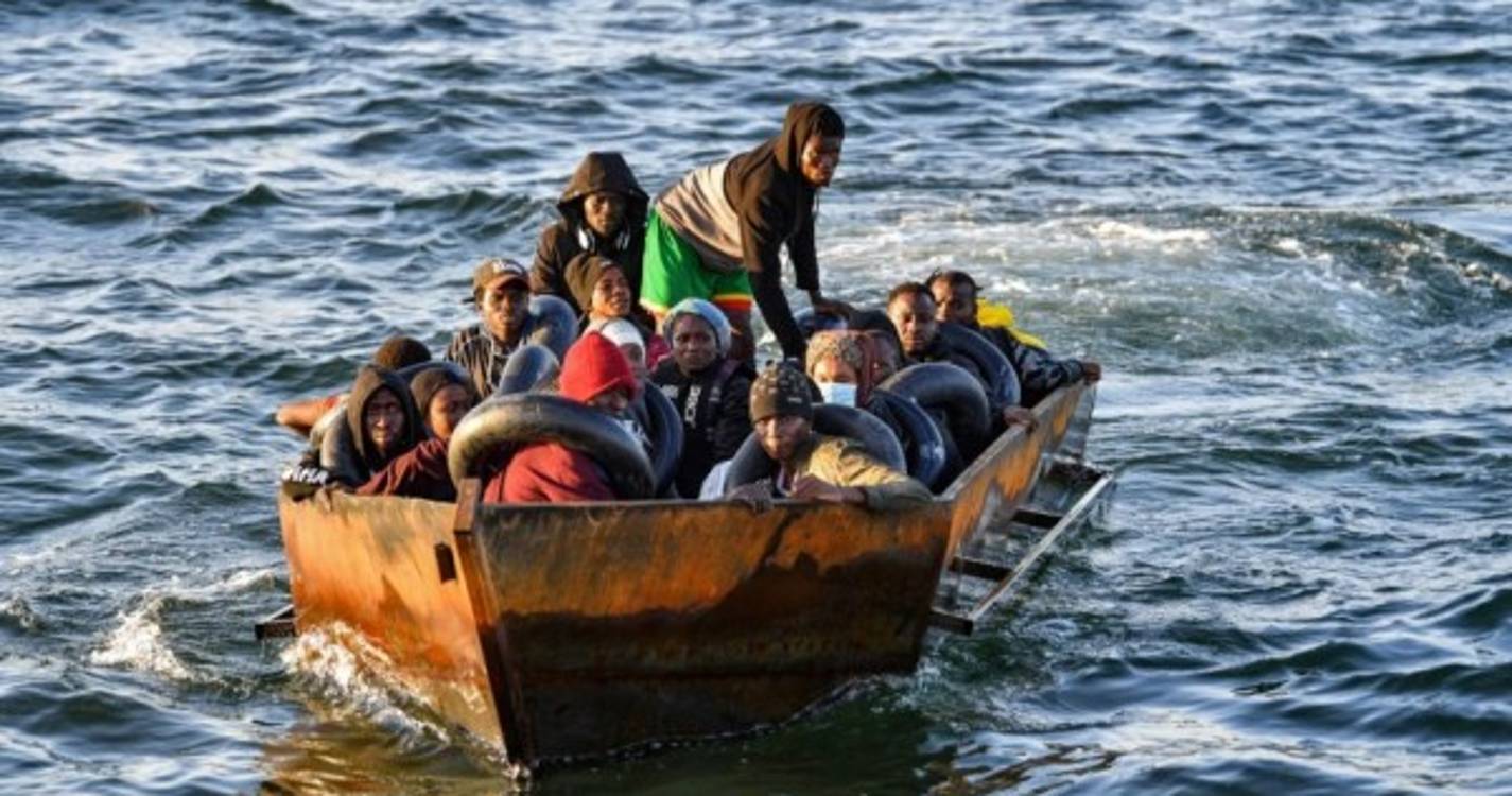 Migrações: Cinco suspeitos de tráfico de pessoas detidos pela polícia italiana