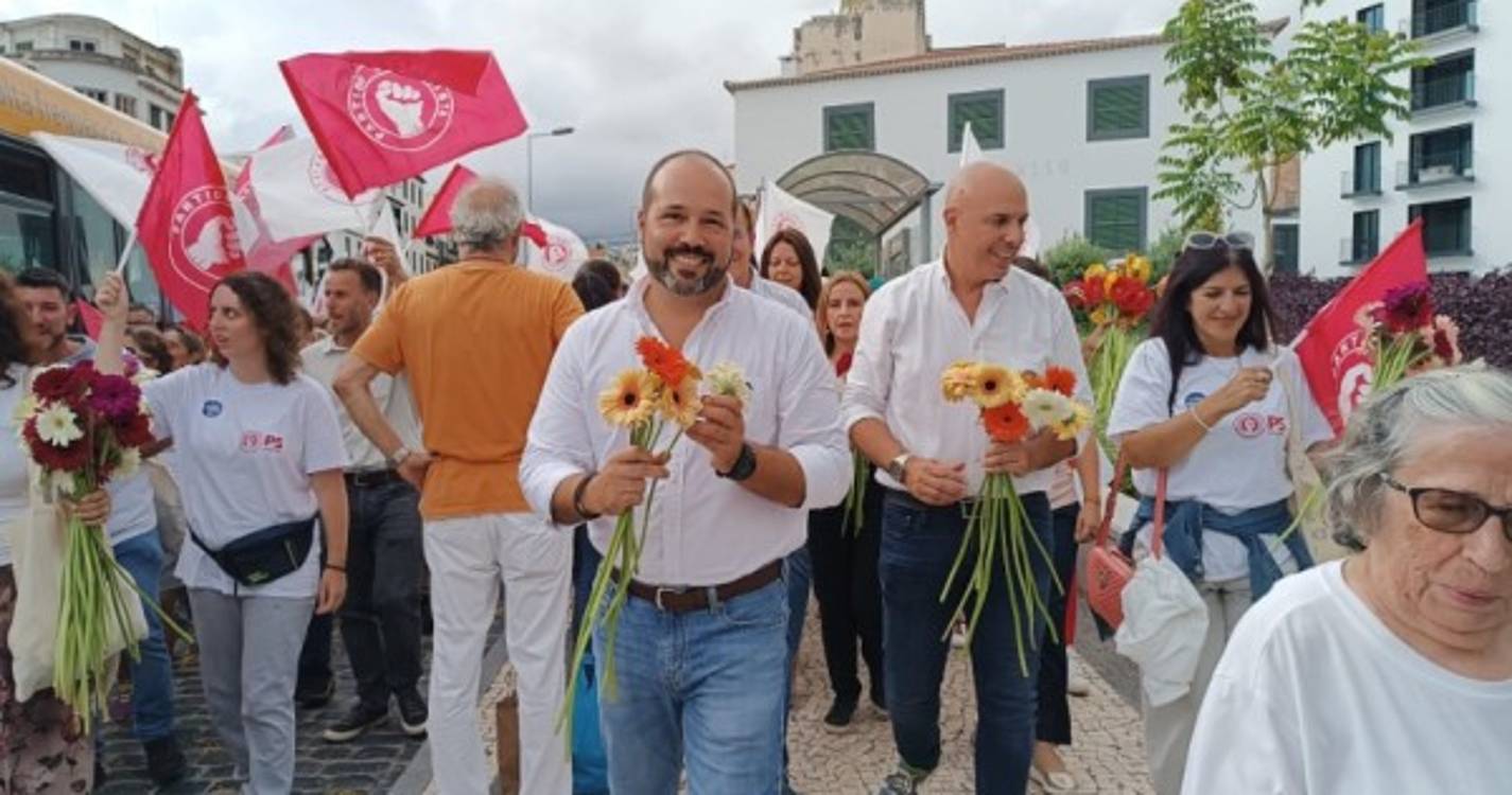Candidatura do PS faz arruada pela baixa do Funchal que culminará no Parque de Santa Catarina (com vídeo)