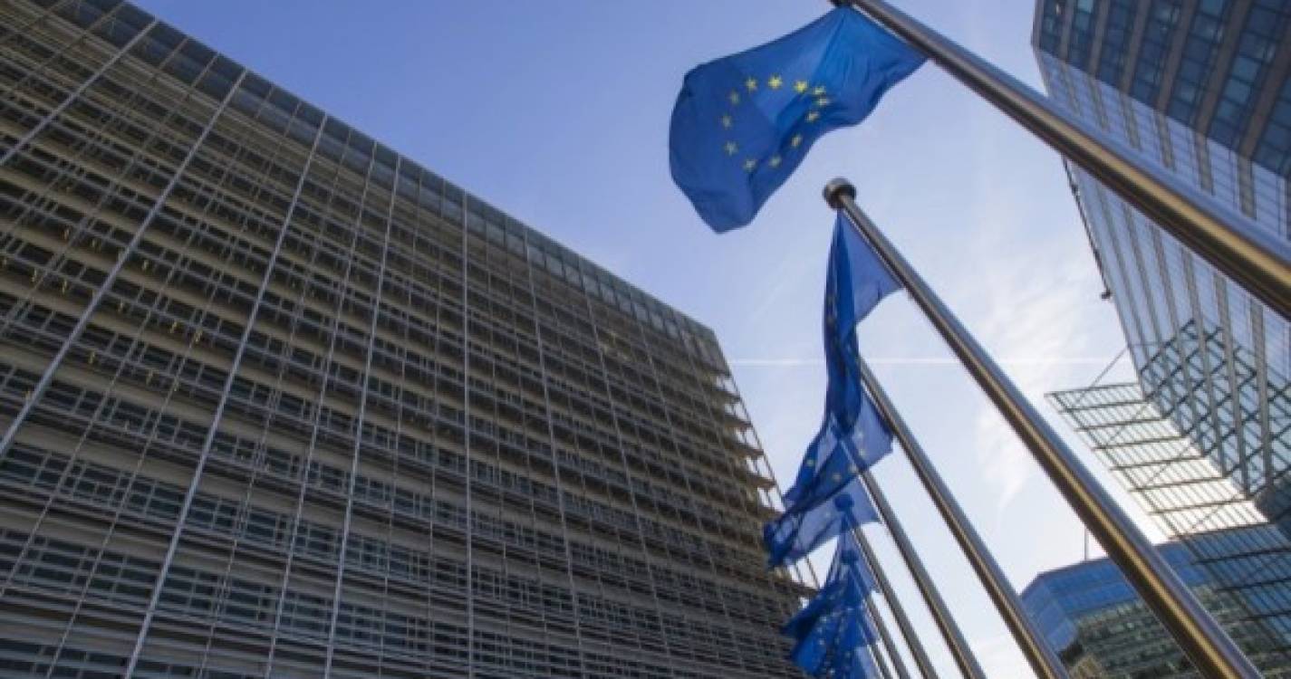 Bruxelas propõe reabrir fronteiras da UE a estrangeiros já vacinados