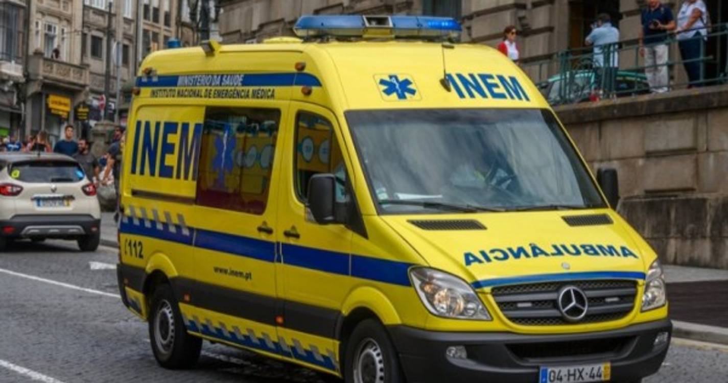 Motociclista morre na sequência de embate violento com um carro