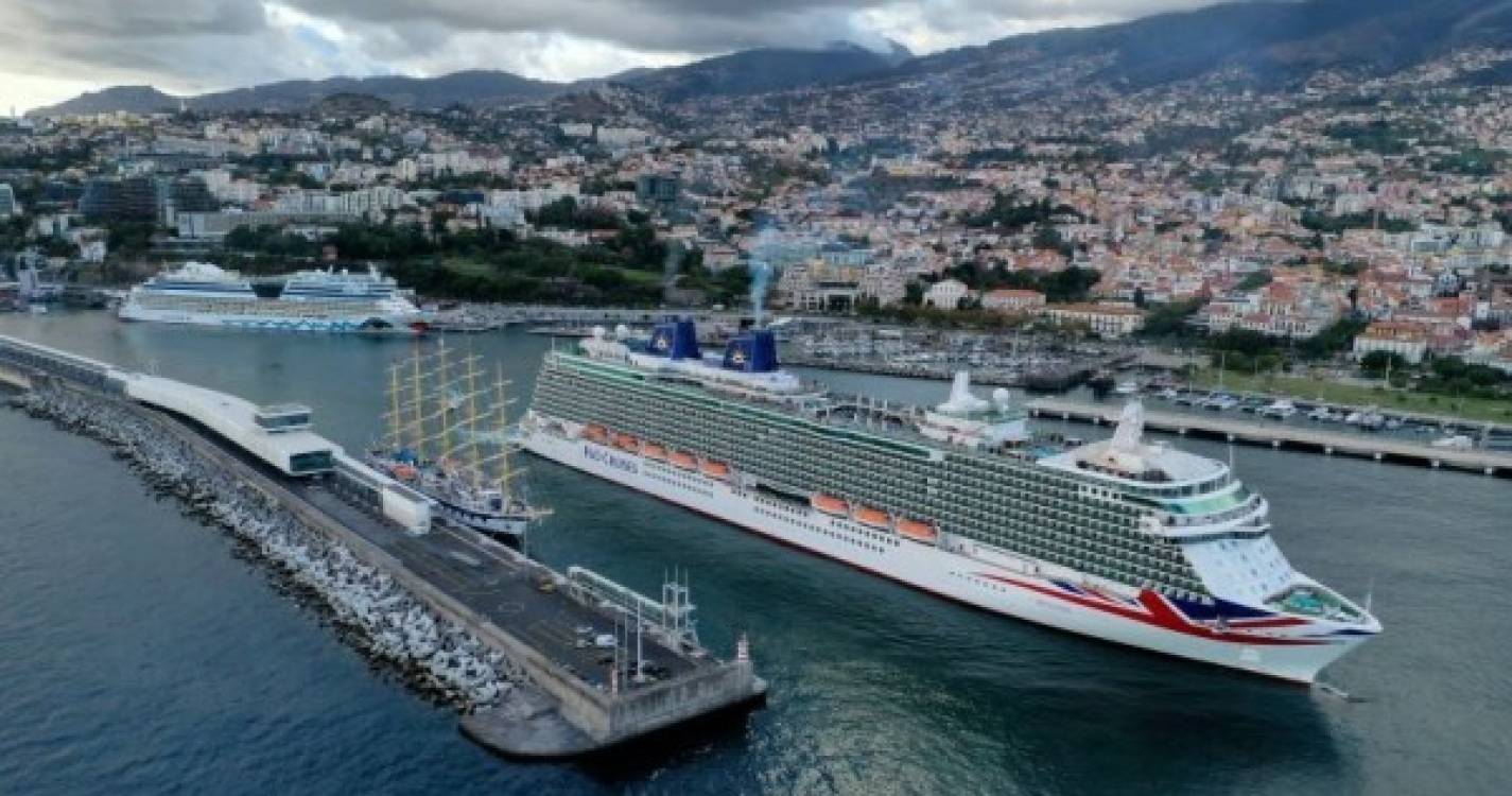 Saída de navios é motivo de atração no Funchal (com vídeo)