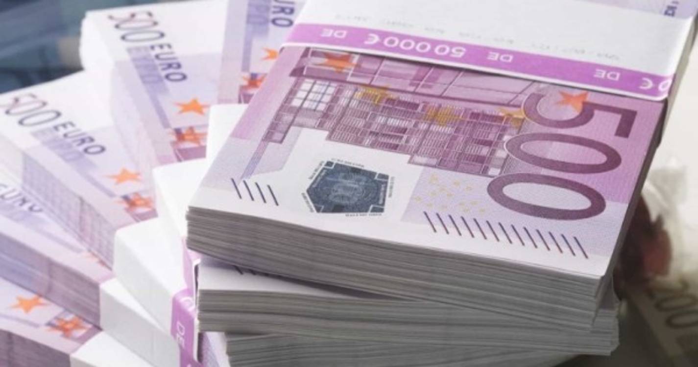 Euro sobe antes da reunião do BCE