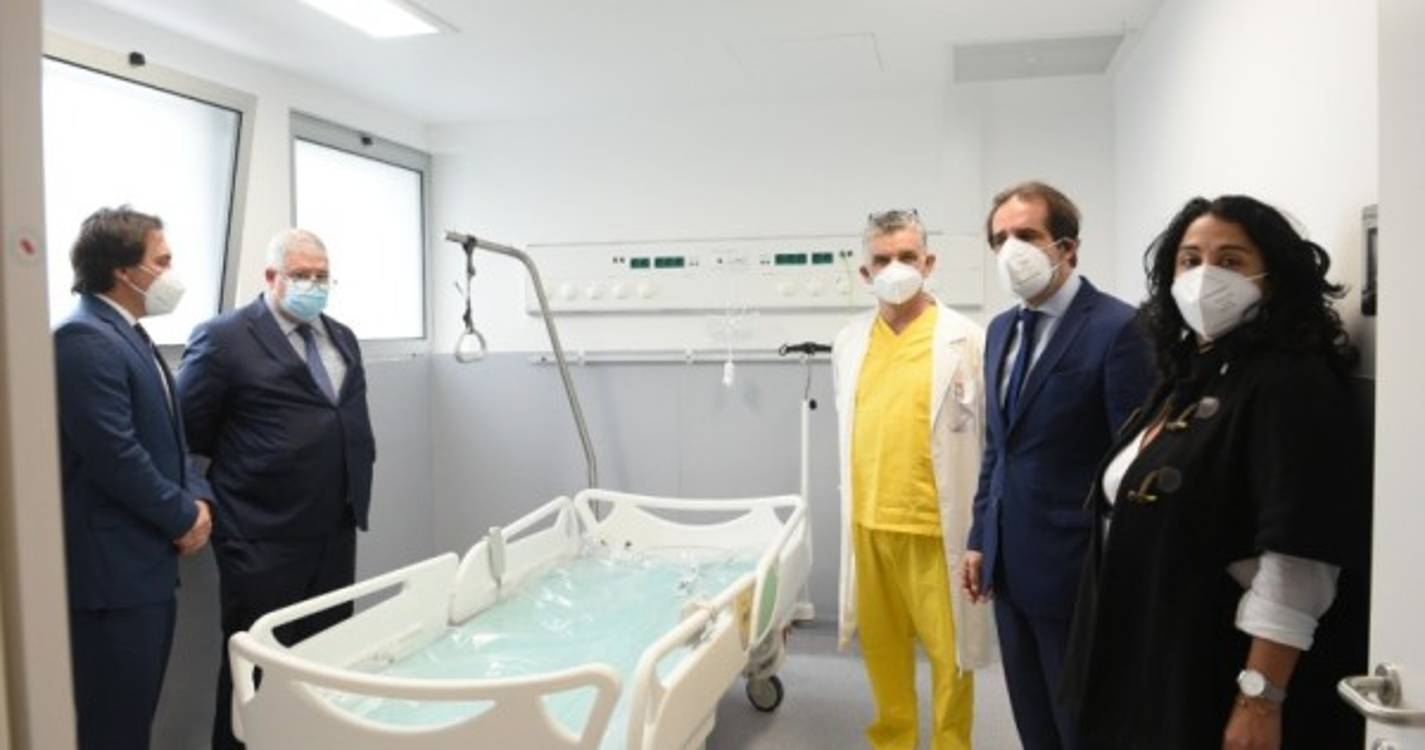 Albuquerque disponibiliza três camas para doentes do Continente