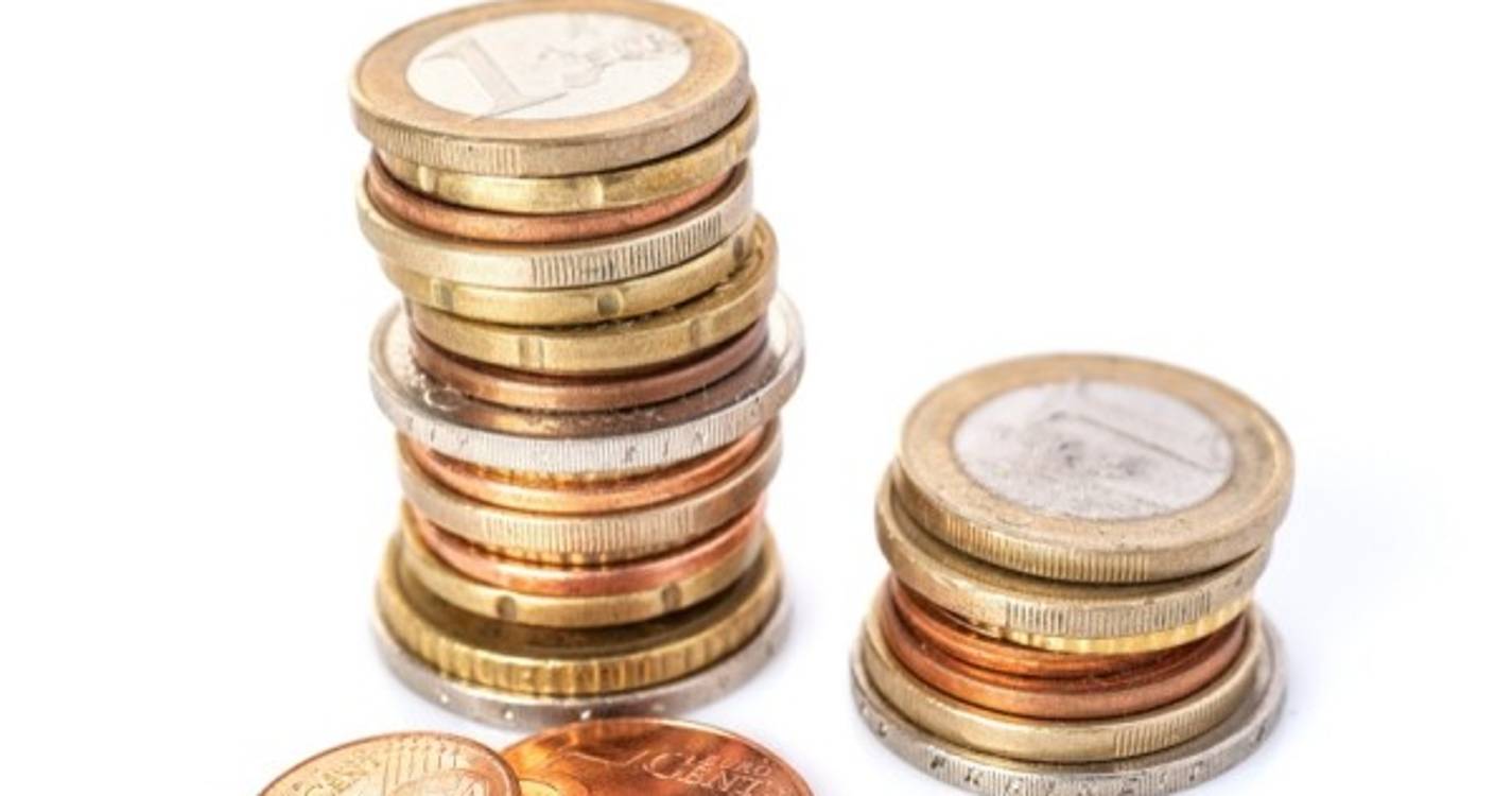 Euro sobe após publicação de dados económicos na Europa