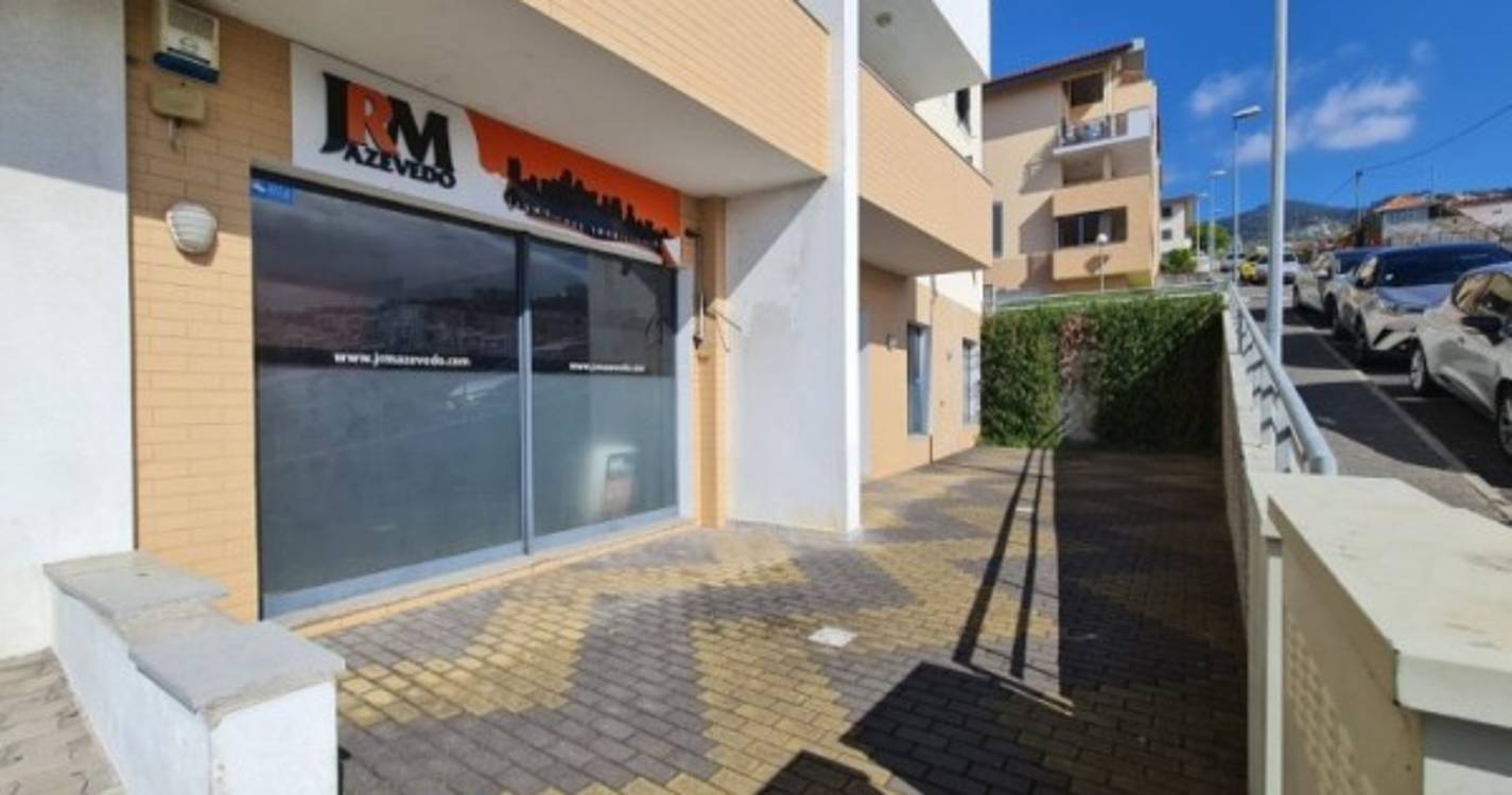Espaço Comercial - Câmara de Lobos