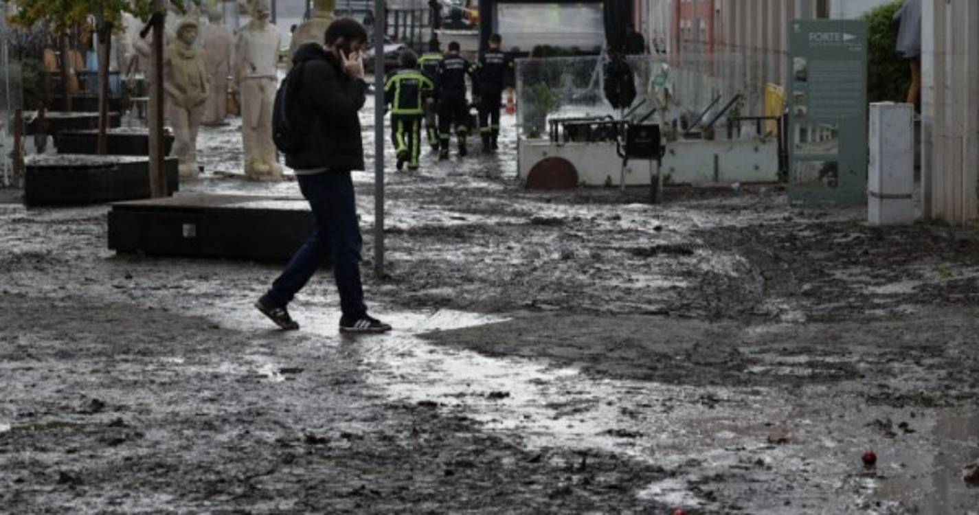 Proteção Civil avisa para risco de inundações e deslizamentos de terras