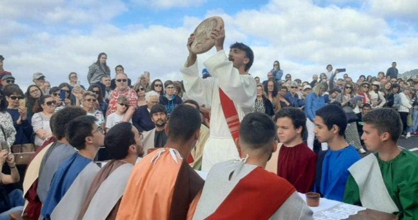 Momento solene e emotivo recria Via Sacra no Pico da Torre (com fotos)