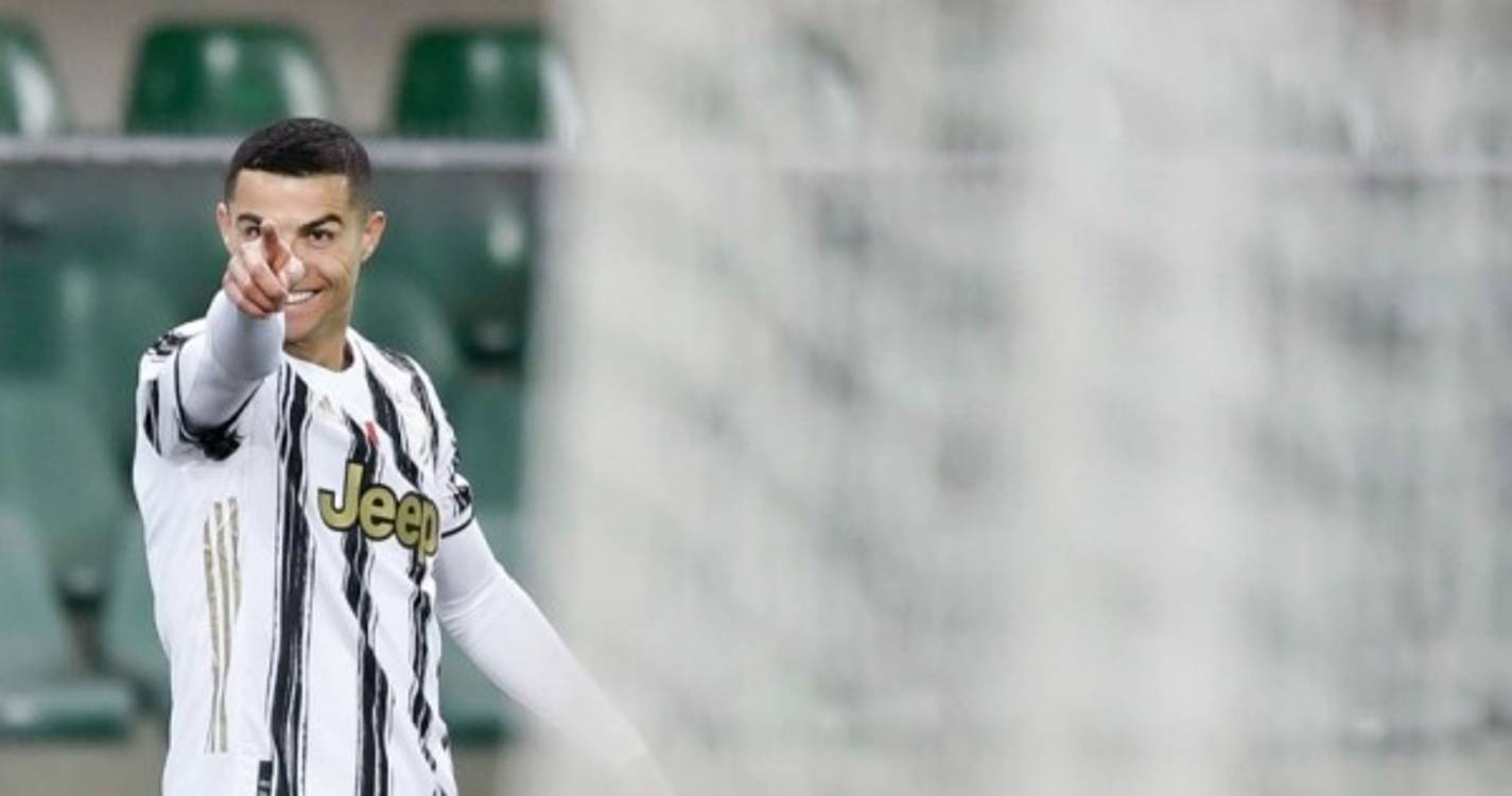 Ronaldo responde aos críticos com 'hat-trick perfeito' em 31 minutos