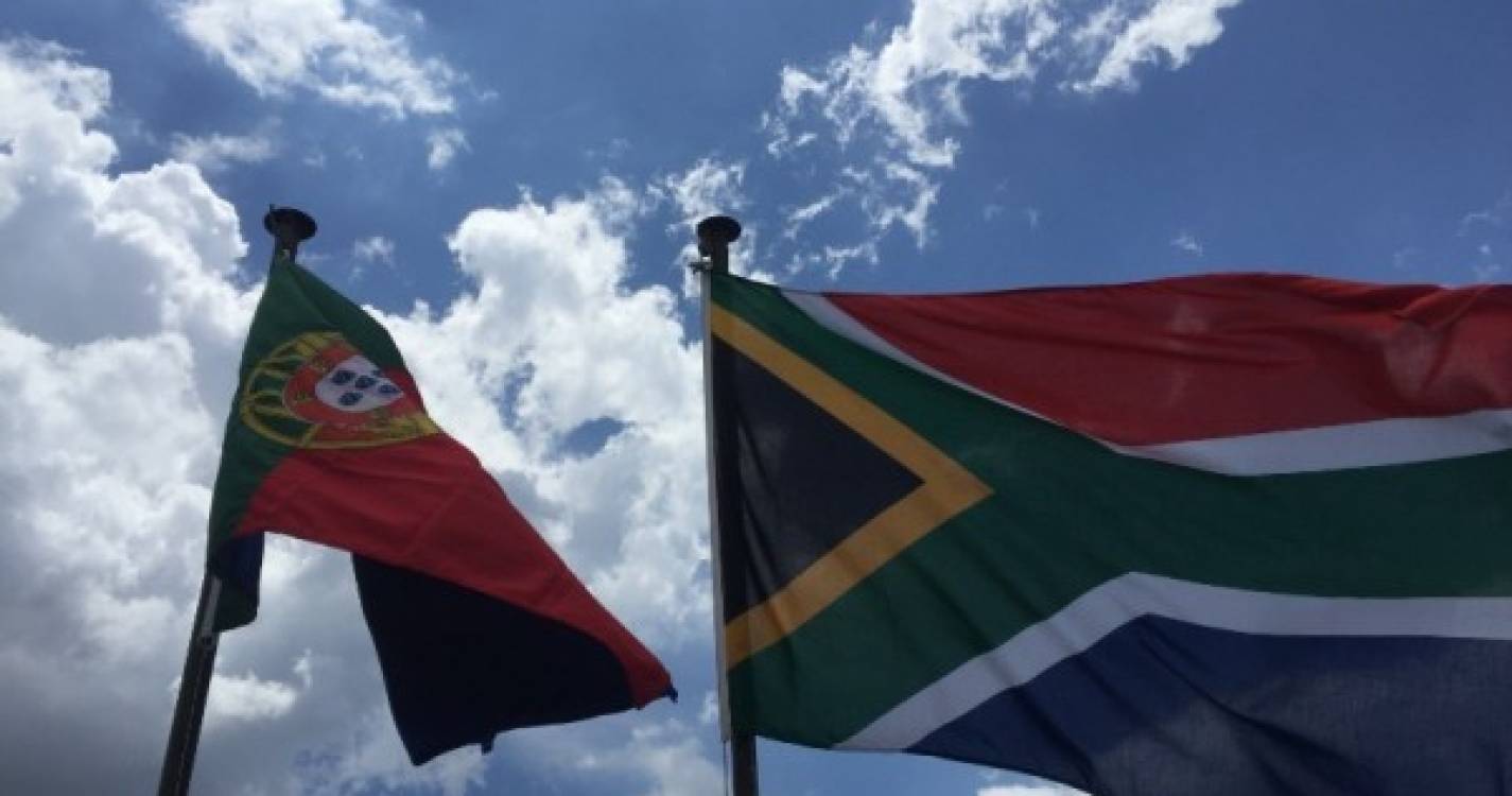 Secretária-geral do ANC internada no hospital aos cuidados de lusodescendente na África do Sul