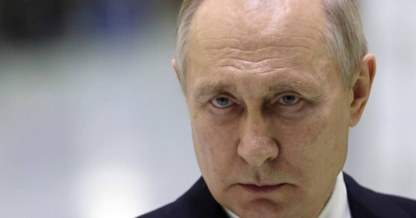 Ucrânia: Putin acusa "neonazis ucranianos" de cometerem crimes contra civis