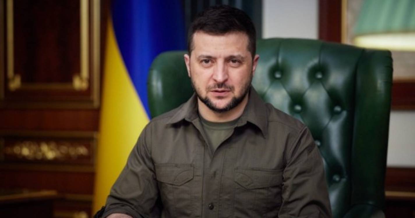 Zelensky convidou Macron a visitar o país para constatar "genocídio"
