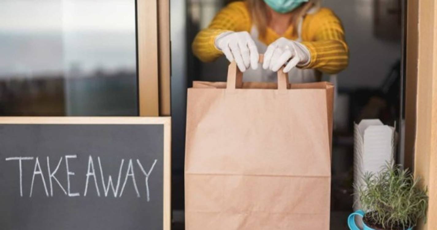 Taxa sobre plástico 'take-away' aplica-se a embalagens 'bio-based' e recicláveis