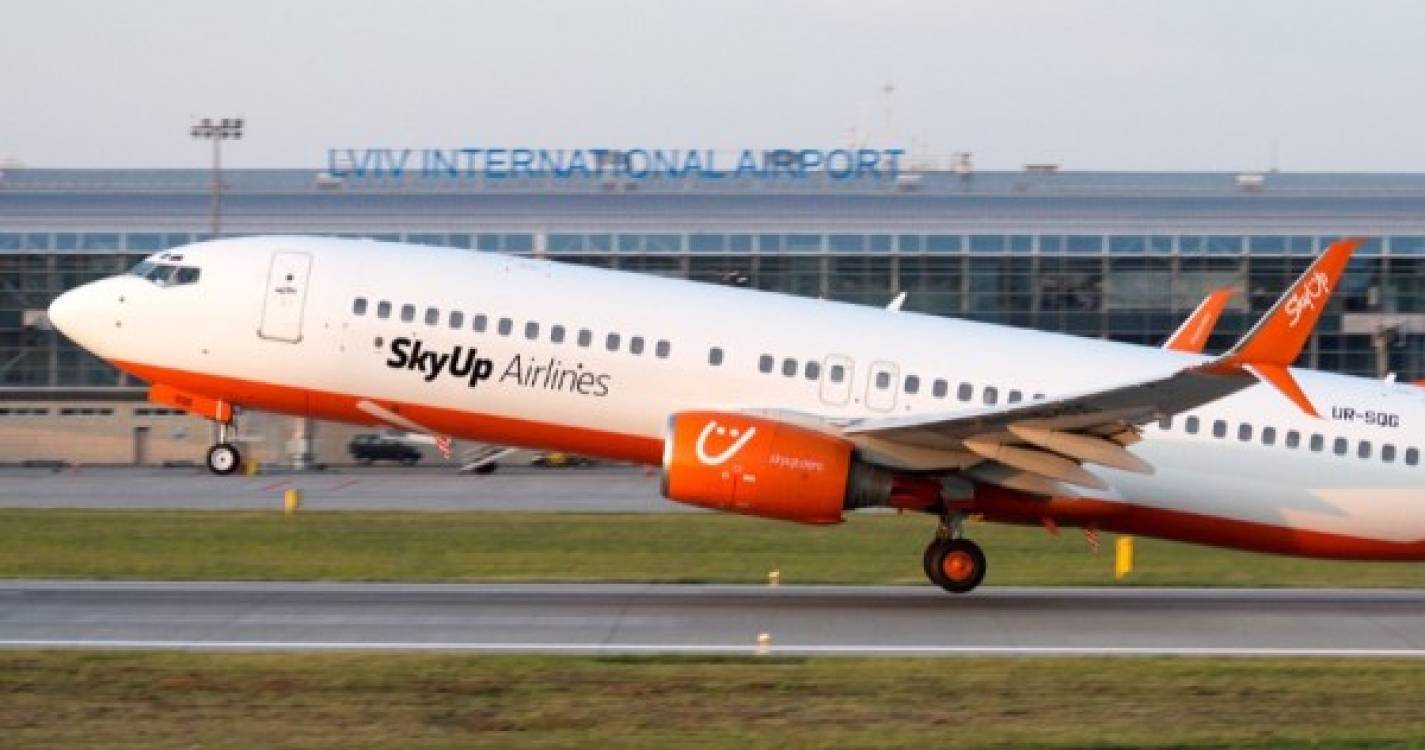 Avião da SkyUp da Madeira para Kiev aterra na Moldávia devido a proibição de sobrevoar espaço aéreo ucraniano