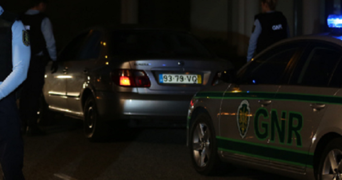 Detido por violência doméstica contra os pais