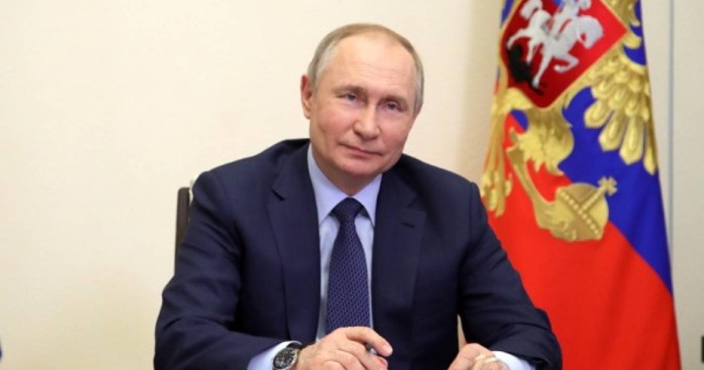 Ucrânia: Putin aponta "progresso" nas negociações mas pede rendição de Mariupol