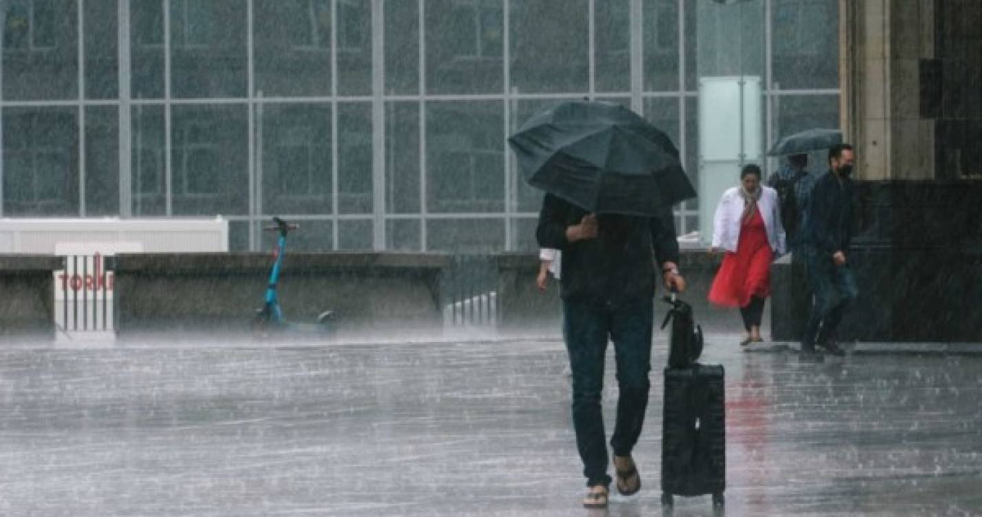 Chuvas fortes atingem França e Inglaterra após verão de seca