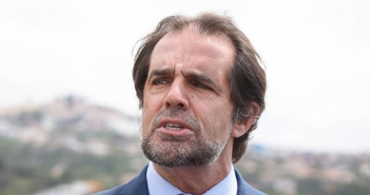 Albuquerque acompanha fase final de instalação do novo cabo submarino de telecomunicações