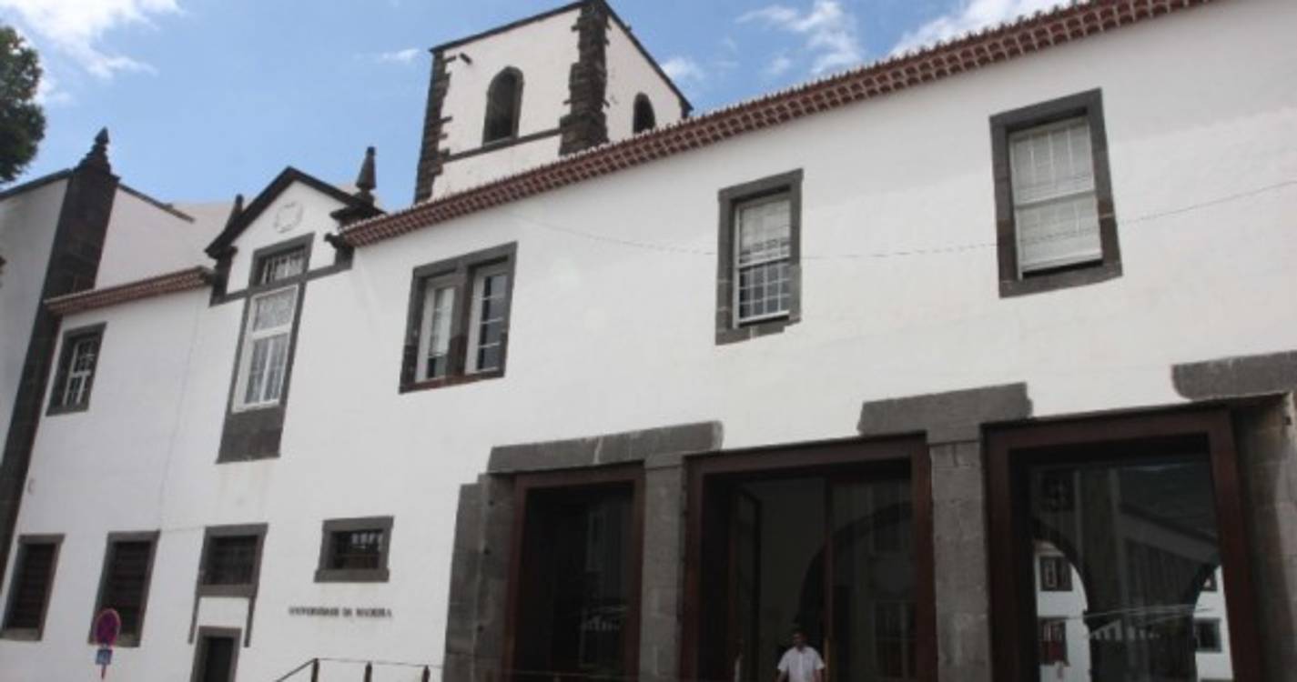 Pós-graduados em Gestão Empresarial receberam diplomas