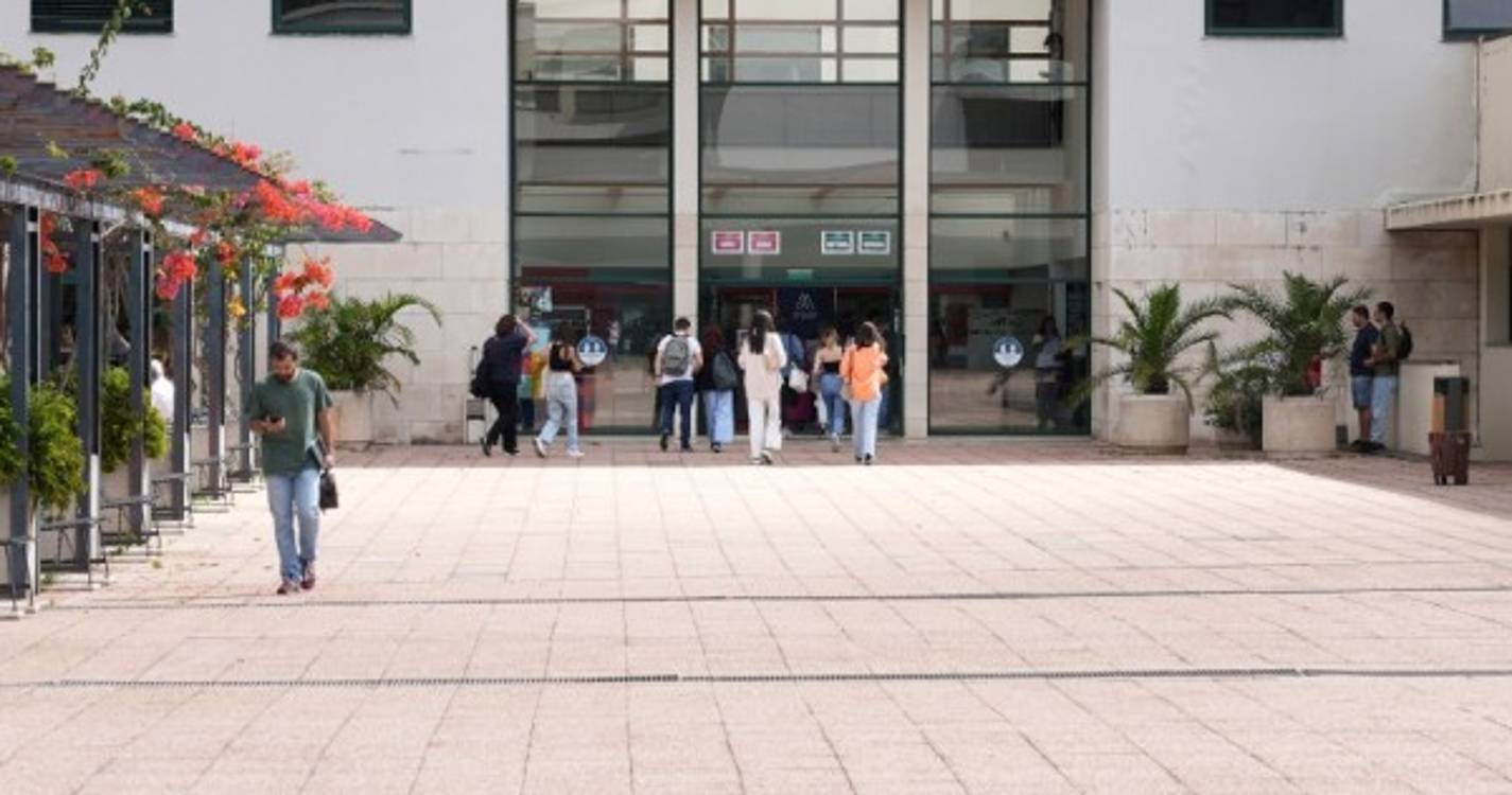 Agenda que marca o dia: segunda-feira, 03 de abril de 2023