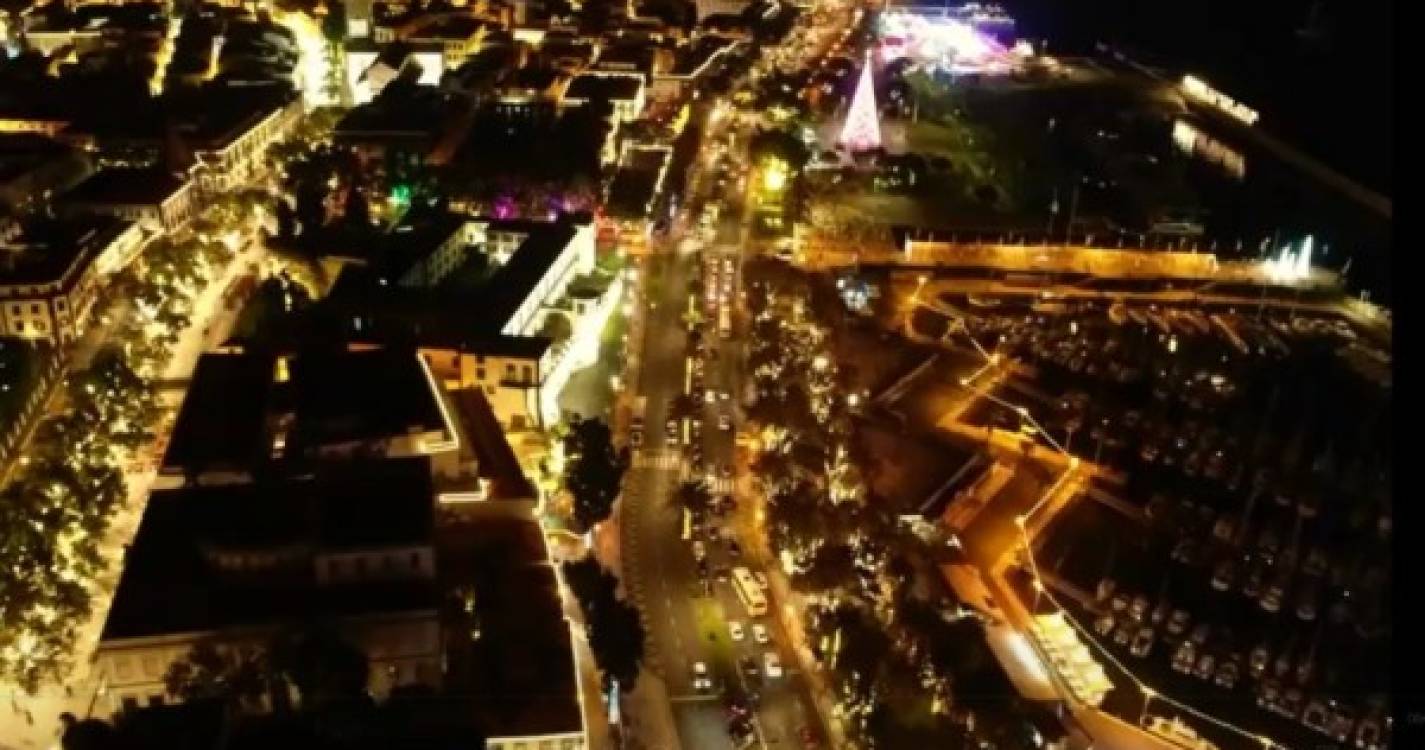 Drone desvenda beleza das iluminações de Natal no Funchal (com vídeo)